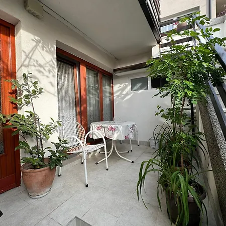 Apartment Yasmin - Your Window To *